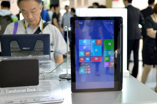 [Computex 2014] Asus Transformer Book Flip: laptop lật xoay 15.6