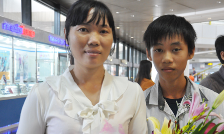 Cha mẹ phụ hồ, con trai giành HC Vàng toán quốc tế