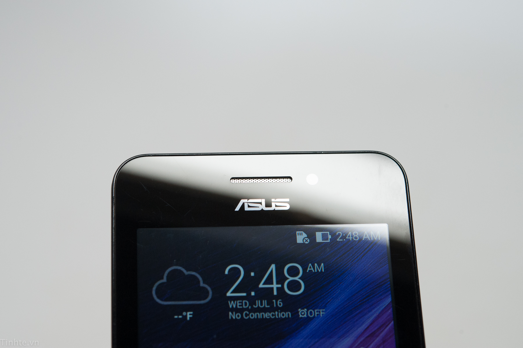 Trên tay Asus Zenfone 4.5 chính hãng: màn hình cải tiến nhiều, chip Intel, giá tốt