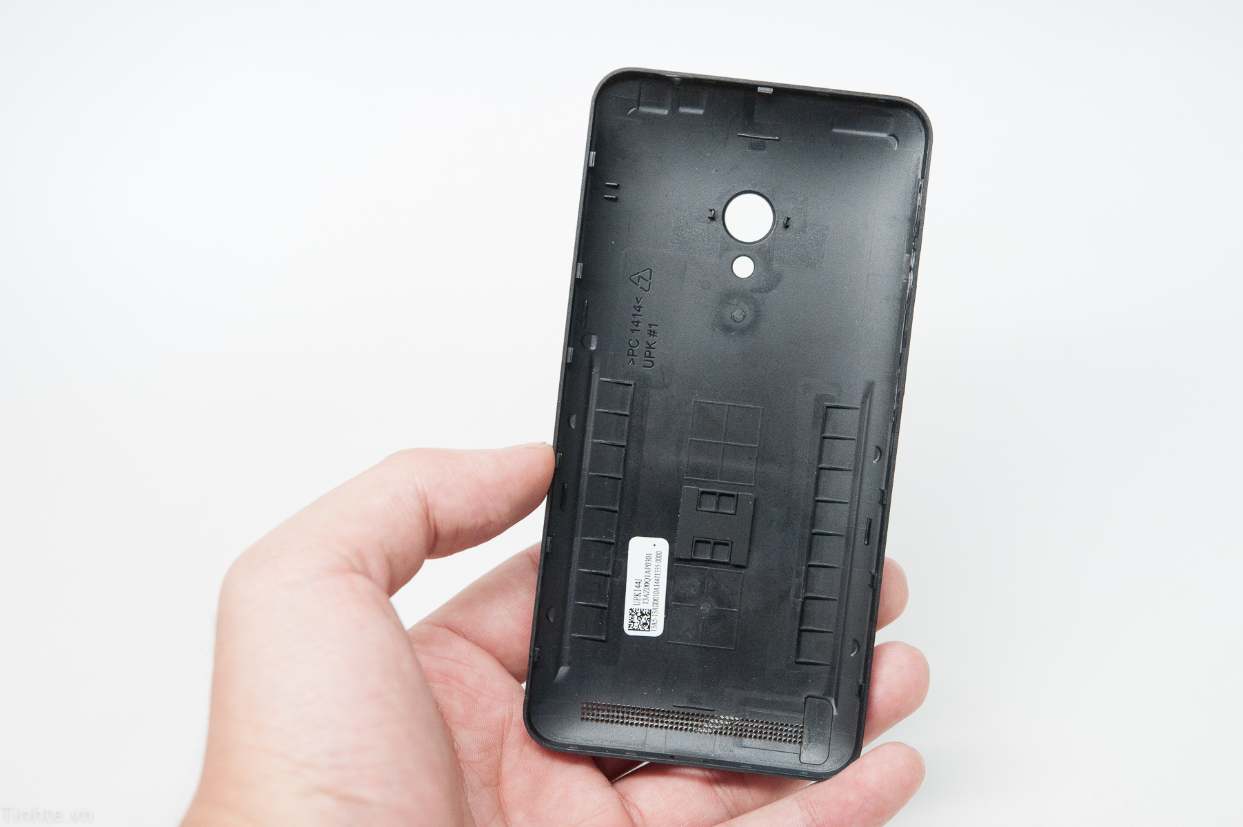 Trên tay Asus Zenfone 4.5 chính hãng: màn hình cải tiến nhiều, chip Intel, giá tốt