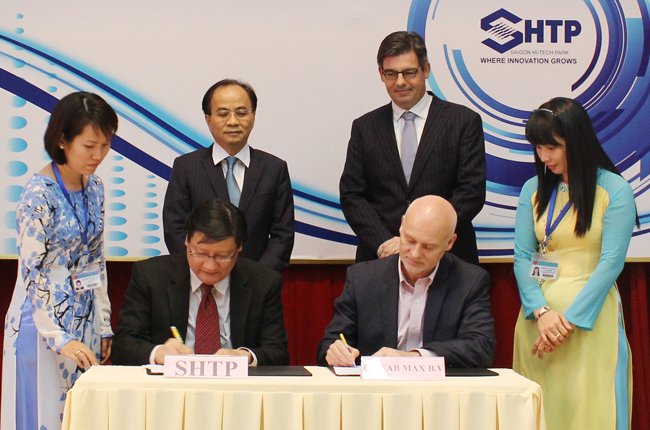 Hà Lan đào tạo nhân lực ngành vi mạch bán dẫn cho TPHCM