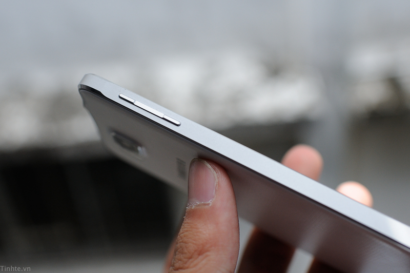 Trên tay Samsung Galaxy Alpha: khung kim loại, chip mạnh hơn cả Tab S