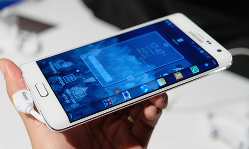 Dùng thử Galaxy Note Edge màn hình cong